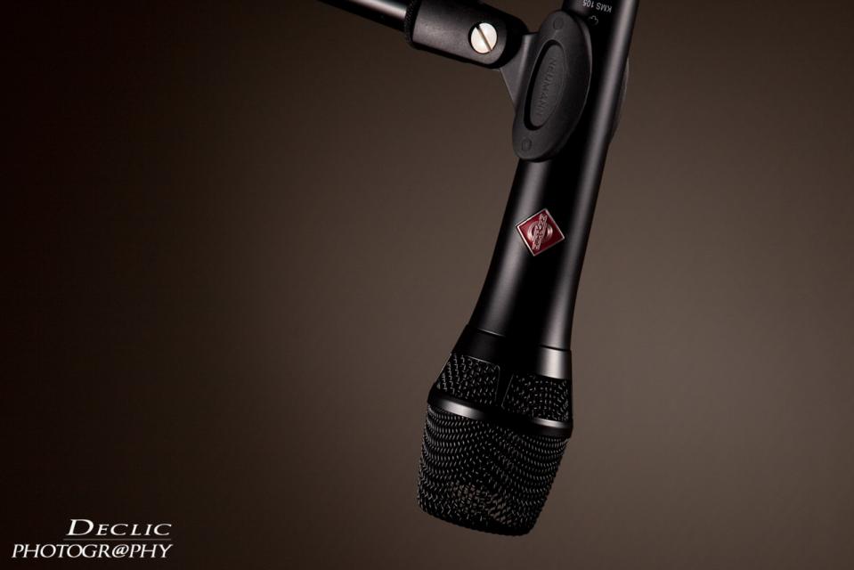 The sound engineer microphone for singer
